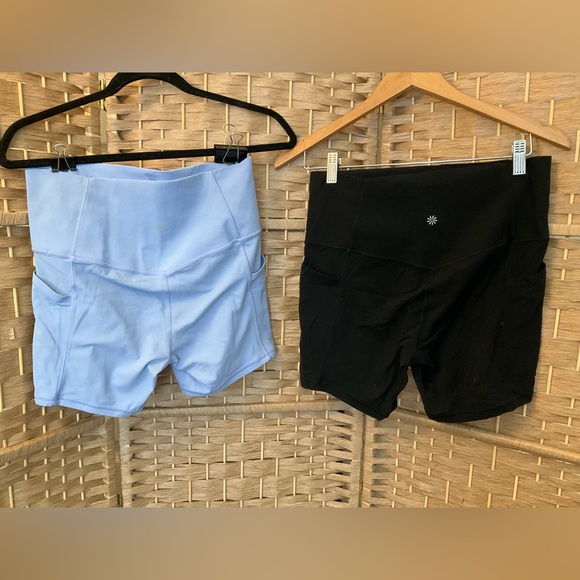 2 Pair Athleta Salutation Stash Pocket Short - Picture 2 of 14